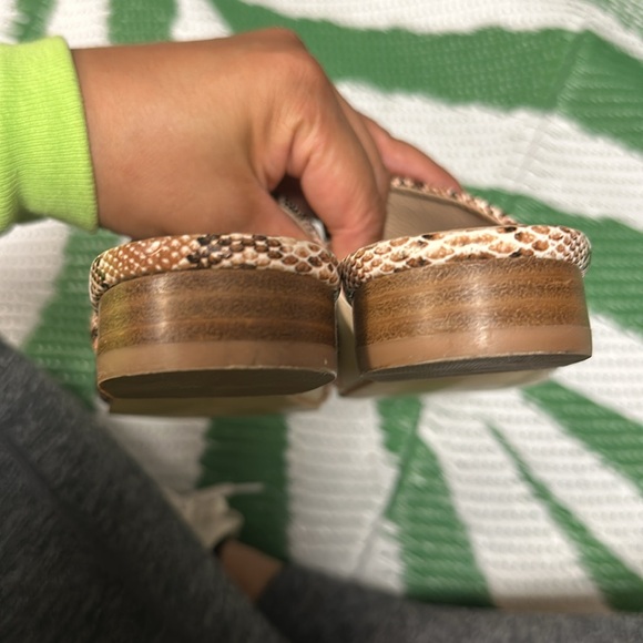 Slip on shoes size 7.5 - Picture 6 of 7